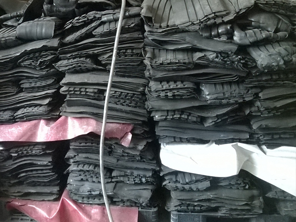 რეზინის ნარევების წარმოების სამუშაო პროცესი KOS-PLAST-ში