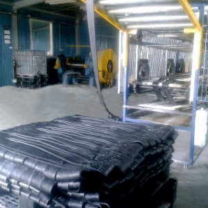 საწყობი და რეზინის მასალების ორგანიზებული შენახვა